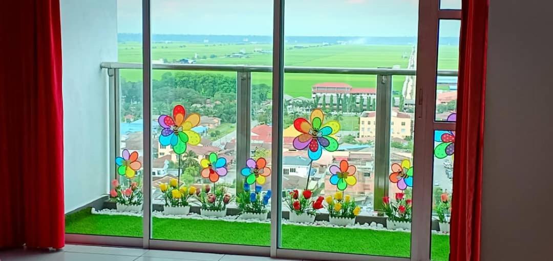Windmill Sunrise Paddyview Homestay Sekinchan Bagian luar foto